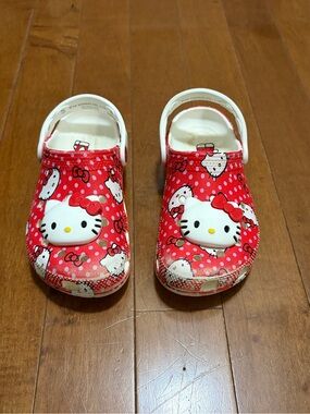Crocs Hello Kitty Kids Size C13 Red